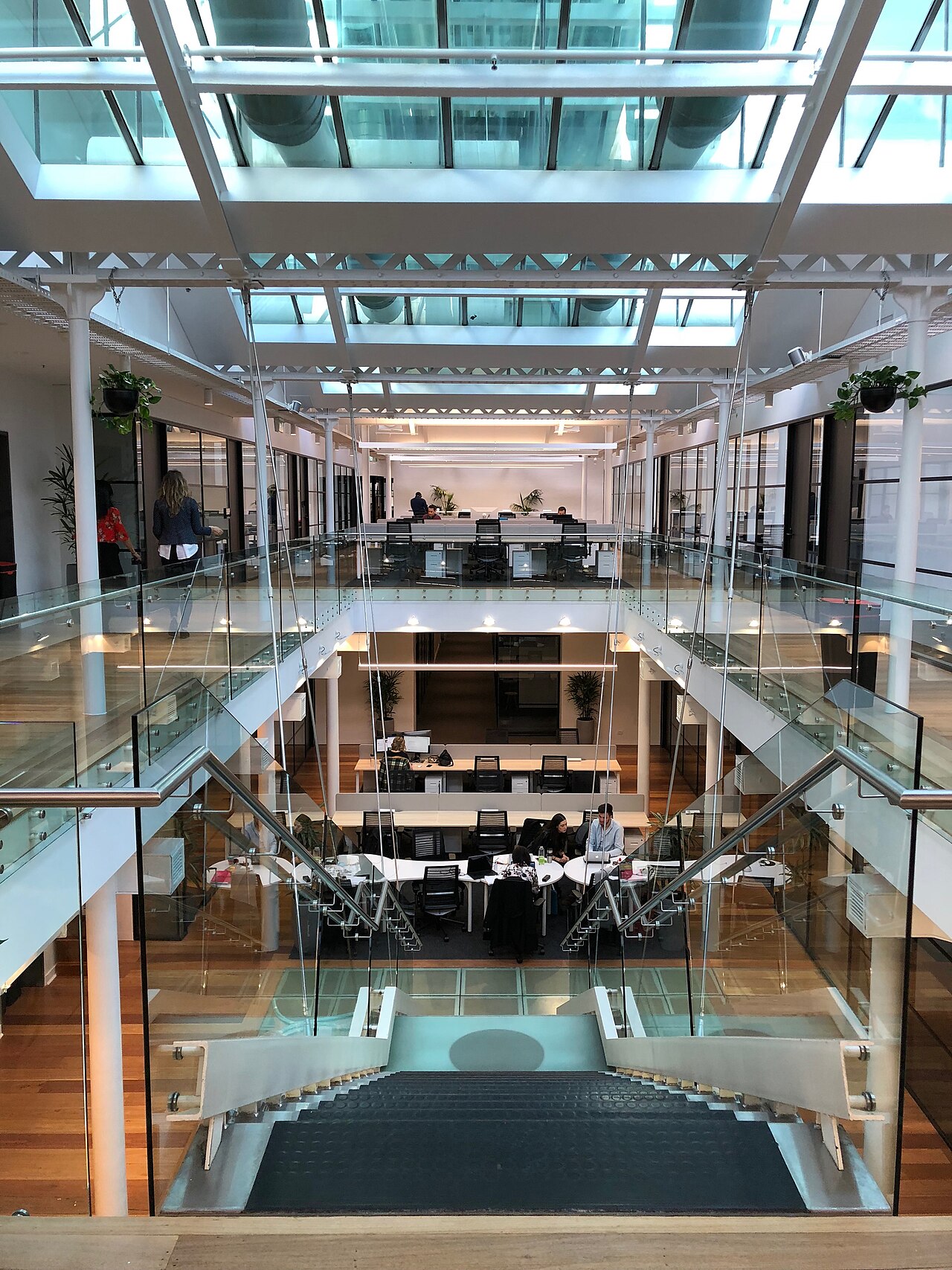 Inside Parcelbee
